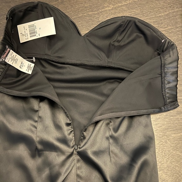 NWT Gorgeous Black Dress - Picture 4 of 8